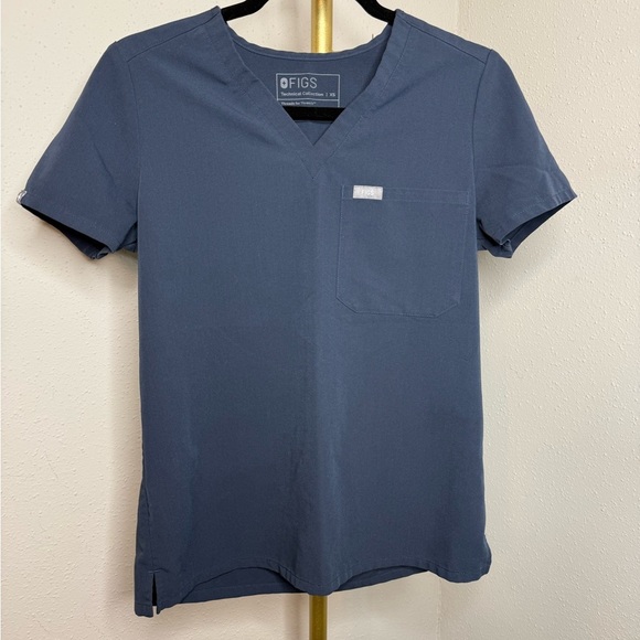 Figs Tops - Figs One Pocket scrub top